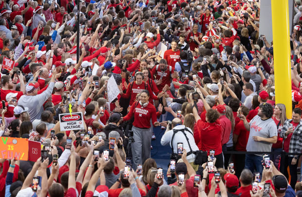 Fans greet team pregame 2023 Nebraska vs Pitt NCAA volleyball semifinal